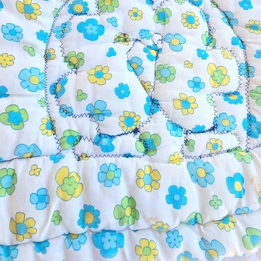 Vintage Handmade Style Animal Patchwork Baby Quilt Floral Eyelet Trim 36x32